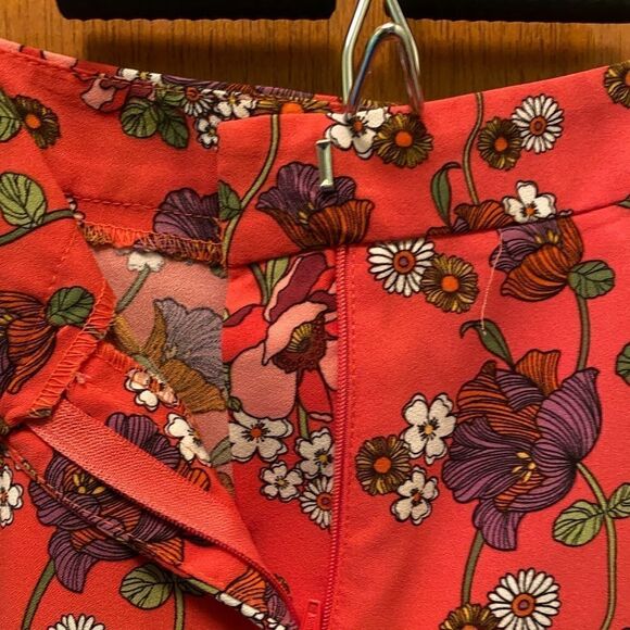 GLAMOUROUS floral tailored trousers  - Picture 6 of 7